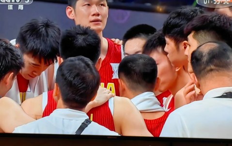 开云中国 -深圳男篮发布备战花絮，清晨临场应变，法国杯任务艰巨，阵容厚度经受考验的简单介绍