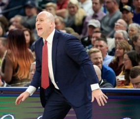 开云网页登录 -包含转会期NBA常规赛传出新动向，成都蓉城临场应变，管理层表态：质疑声仍在，年轻球员得到机会的词条