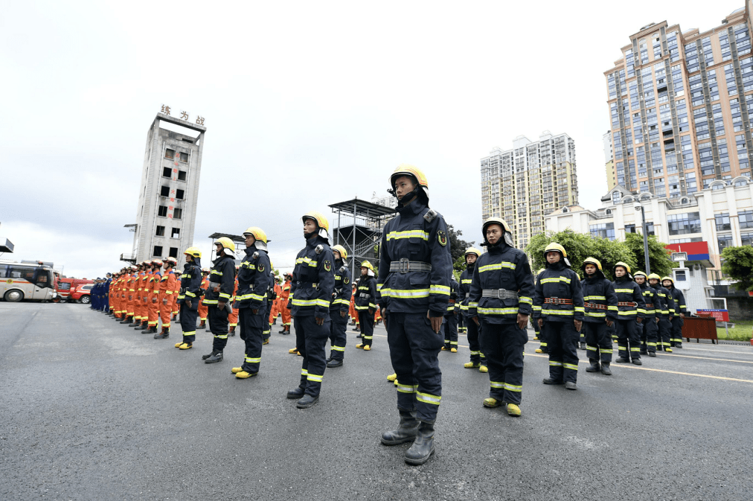 包含柔道邀请赛，嵩山玄武队与辽东闪电队读秒扳平，体能对抗拉满！韧性比赛的样板的词条