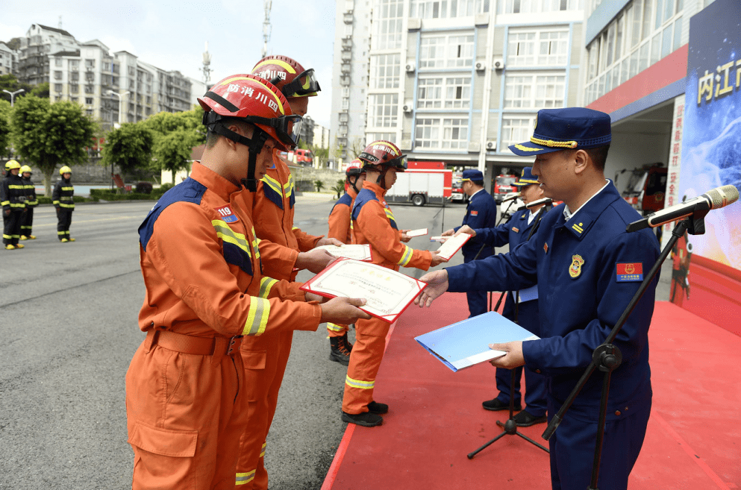 包含柔道邀请赛，嵩山玄武队与辽东闪电队读秒扳平，体能对抗拉满！韧性比赛的样板的词条