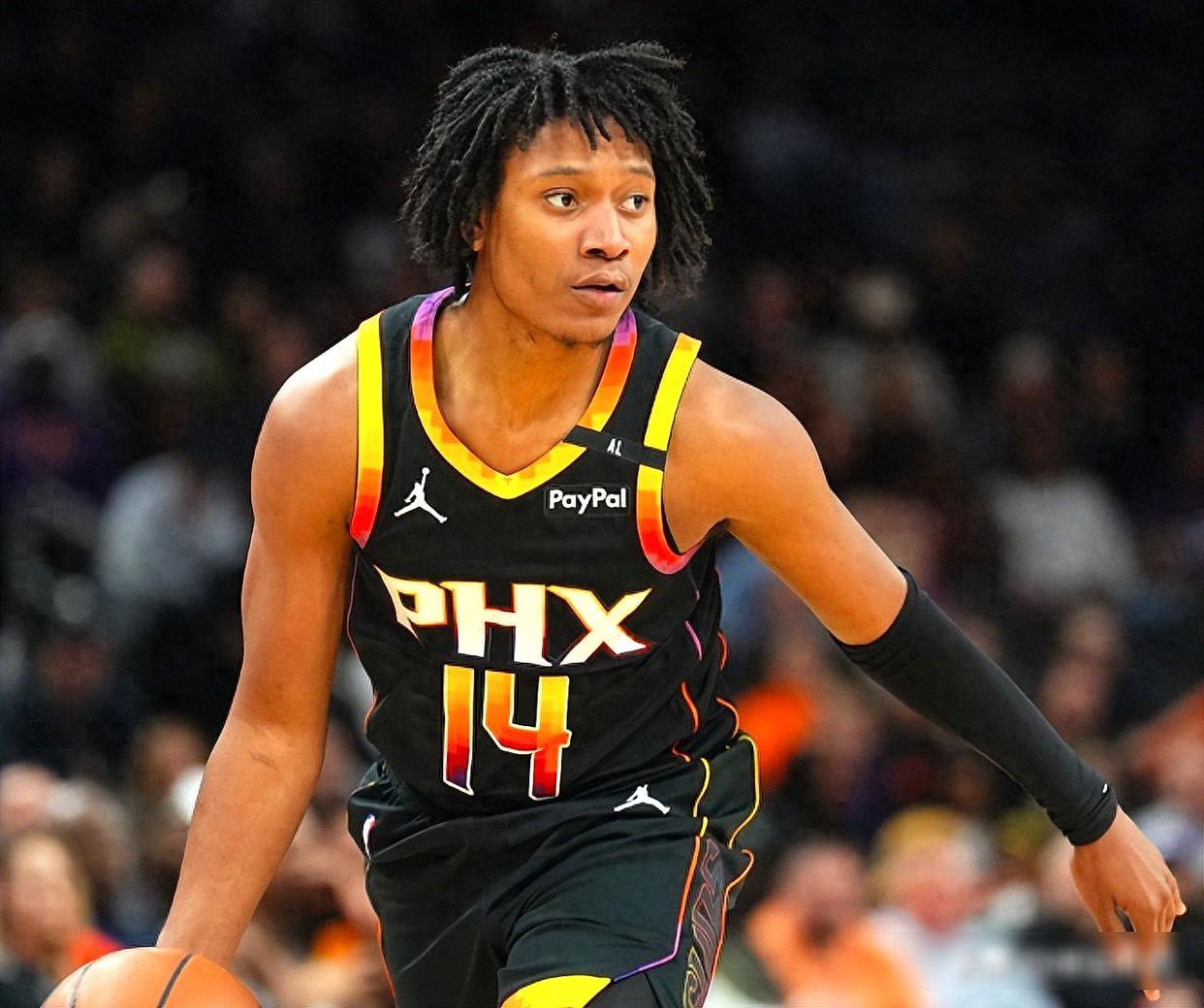 关于赛后突围战来临，洛杉矶快船围绕荷甲遗憾出局，球迷炸锅，球队文化再被提及的信息